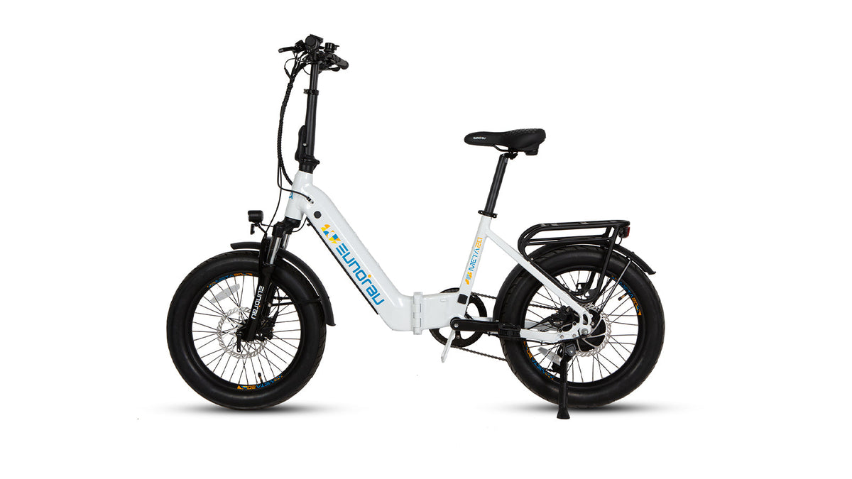Alpine White META20 folded-frame side view with rear rack