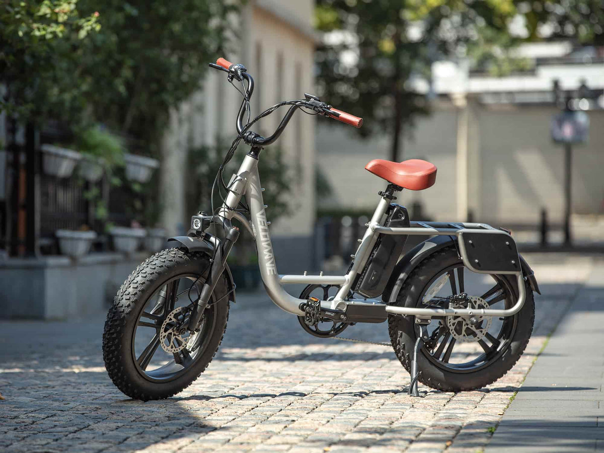 Velowave Rover Step-Thru compact commuter e-bike display view