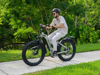 Close view of the Velowave Ranger Step-Thru frame and removable battery area