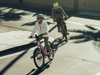 Heybike Venus lightweight step-thru cruiser electric bike: 750W Galaxy hub motor (1400W peak), 70 Nm torque, 28 mph Class 2/3 switchable, 27.5x2.2 Kenda road tires, aluminum-alloy low-step frame, Shimano Altus 8-speed, hydraulic discs, UL 2849 + UL 2271