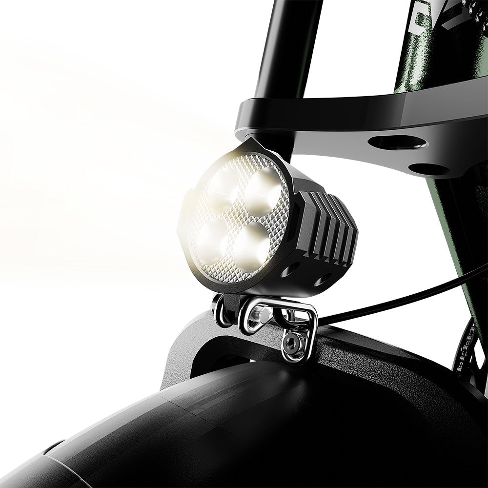 Run Mini headlight switched on above the front fender