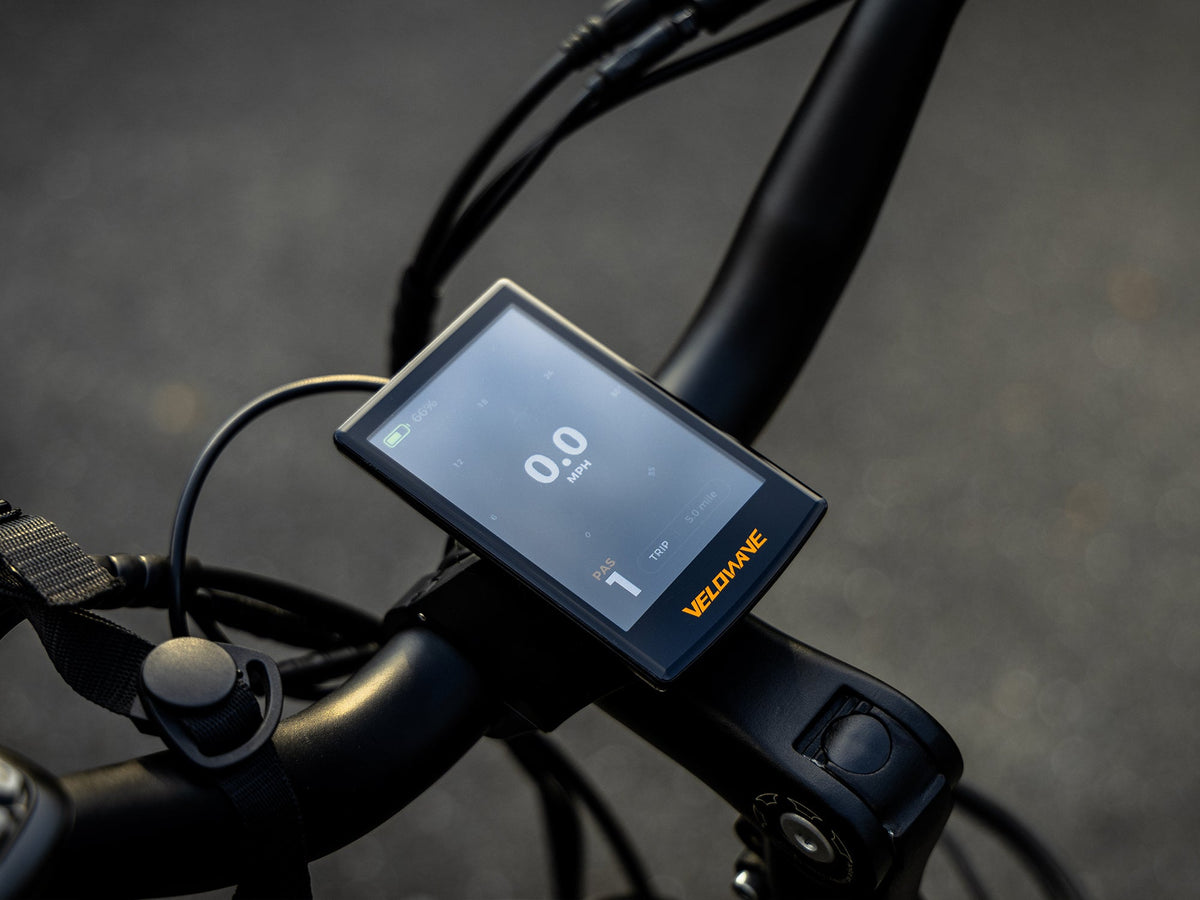 Velowave Breeze T handlebar display showing speed, battery level and pedal-assist screen