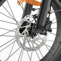 Detail view of the R6 Pro tank-shell graphic with the isinwheel wordmark on the long brown moped bench saddle