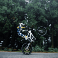 EKX M1 electric dirt bike, official product image 4