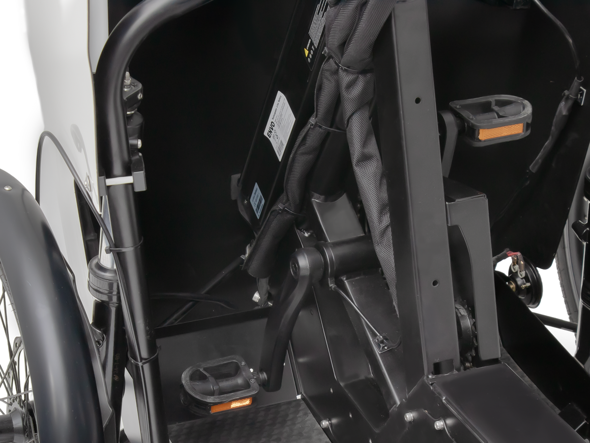 ENVO Veemo SE pedal and battery area detail.