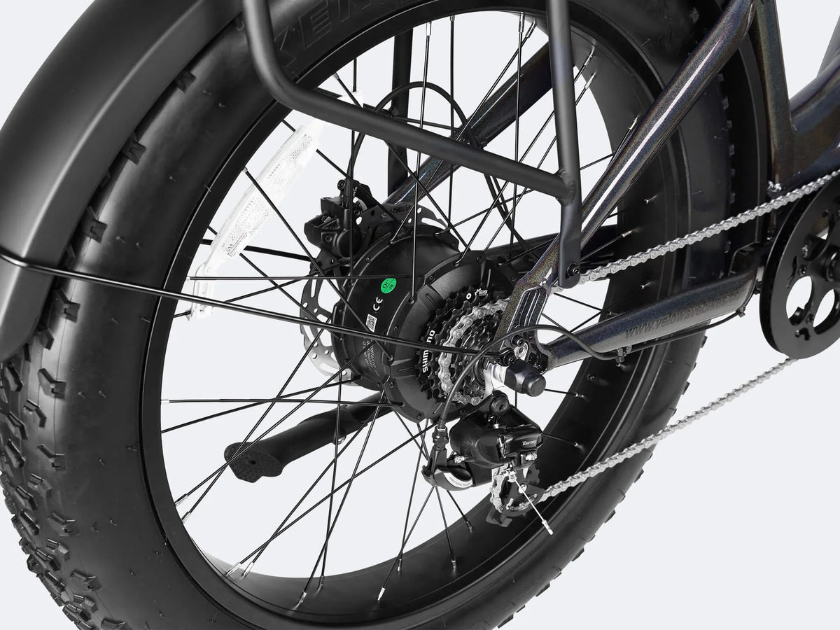 Velowave Ranger Step-Thru 3.0 rear hub and disc-brake detail