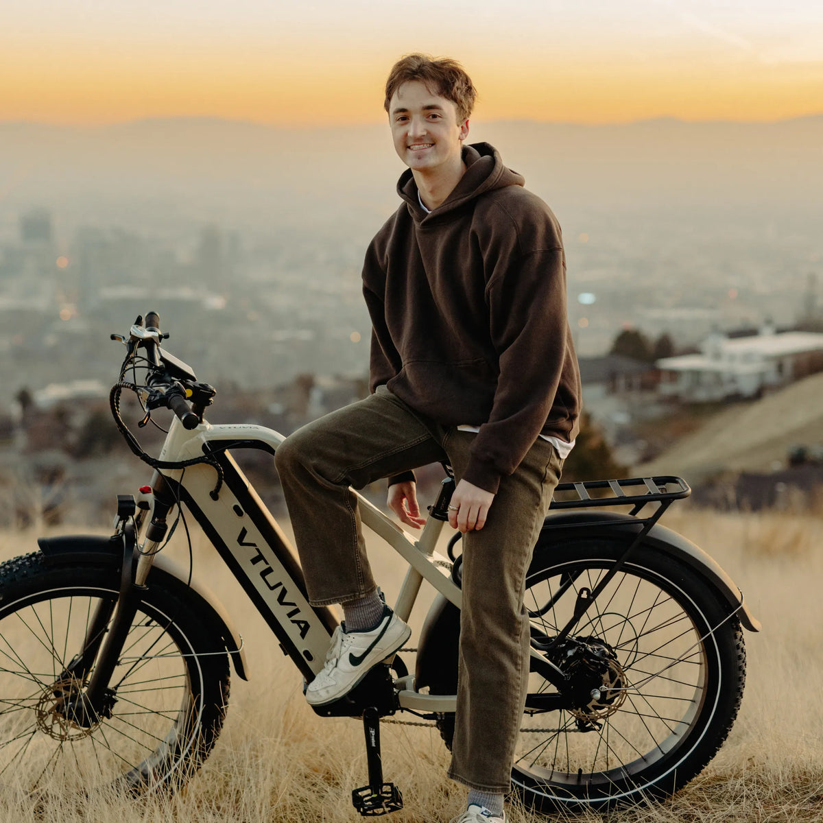 VTUVIA Gemini electric bike for hunting commuting and outdoor riding