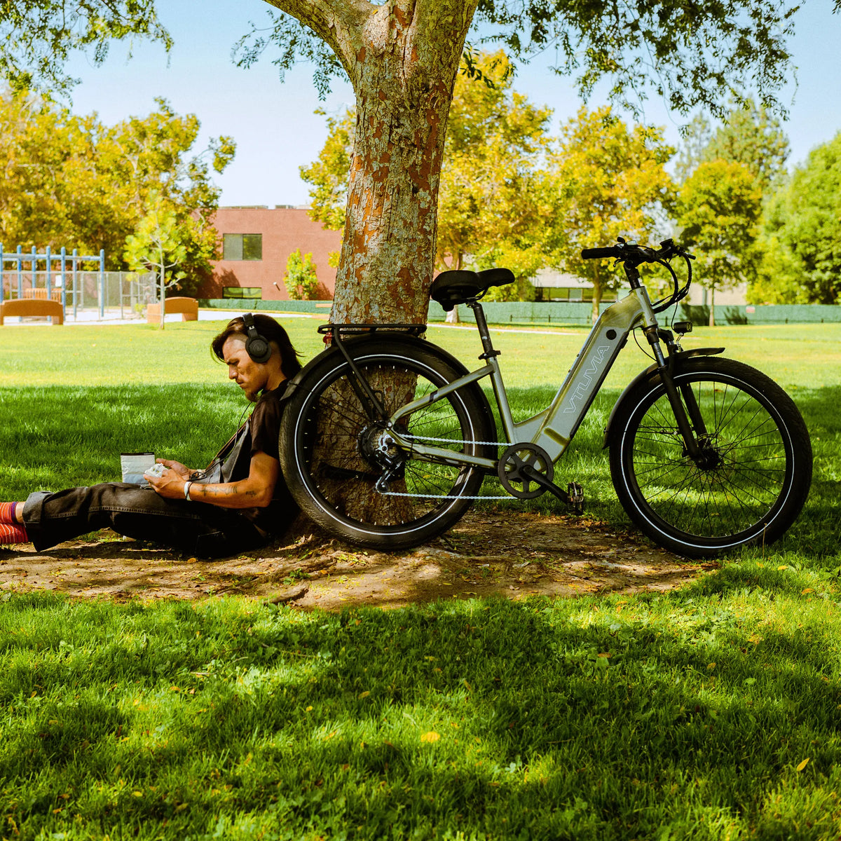 VTUVIA Zeal LT7 olive green step-through commuter e-bike with front and rear fenders