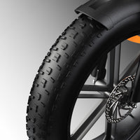 Wide tread on the CycRun 2.0 front fat tire