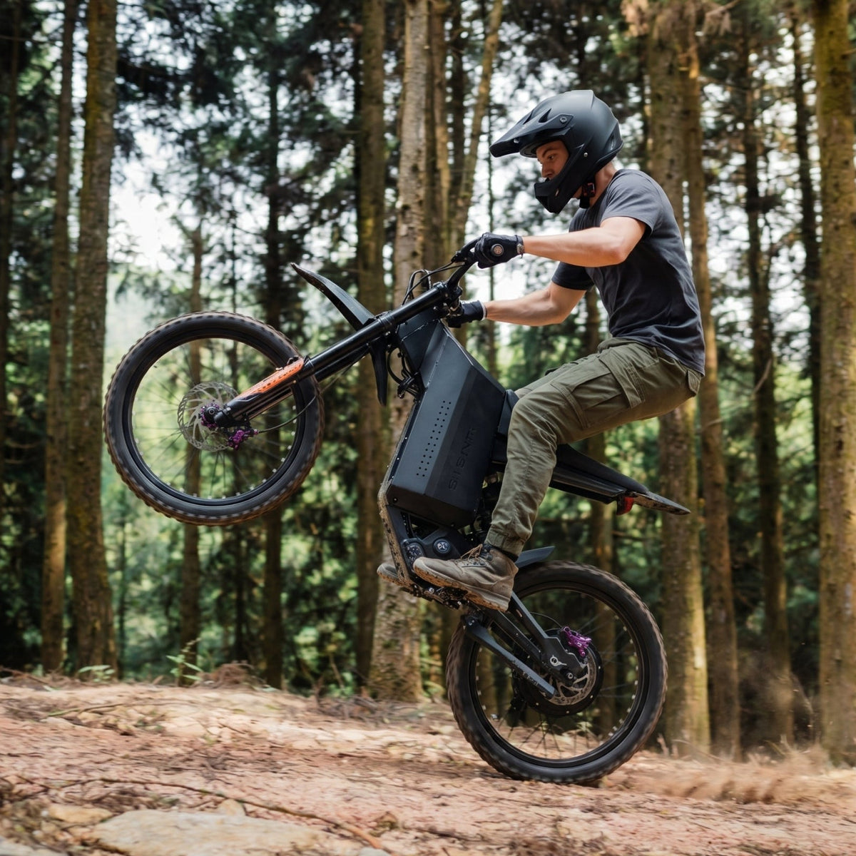 EKX GTS X22 electric dirt bike, official product image 2