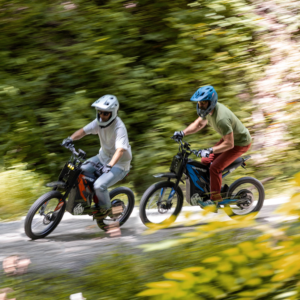 HappyRun G300 Pro 6500W peak motocross-format electric dirt bike: 50 mph top speed, 72V 30Ah battery, hydraulic 180/203mm disc brakes, inverted front fork, carbon steel frame, motocross-format tires, IPX5, off-road use only