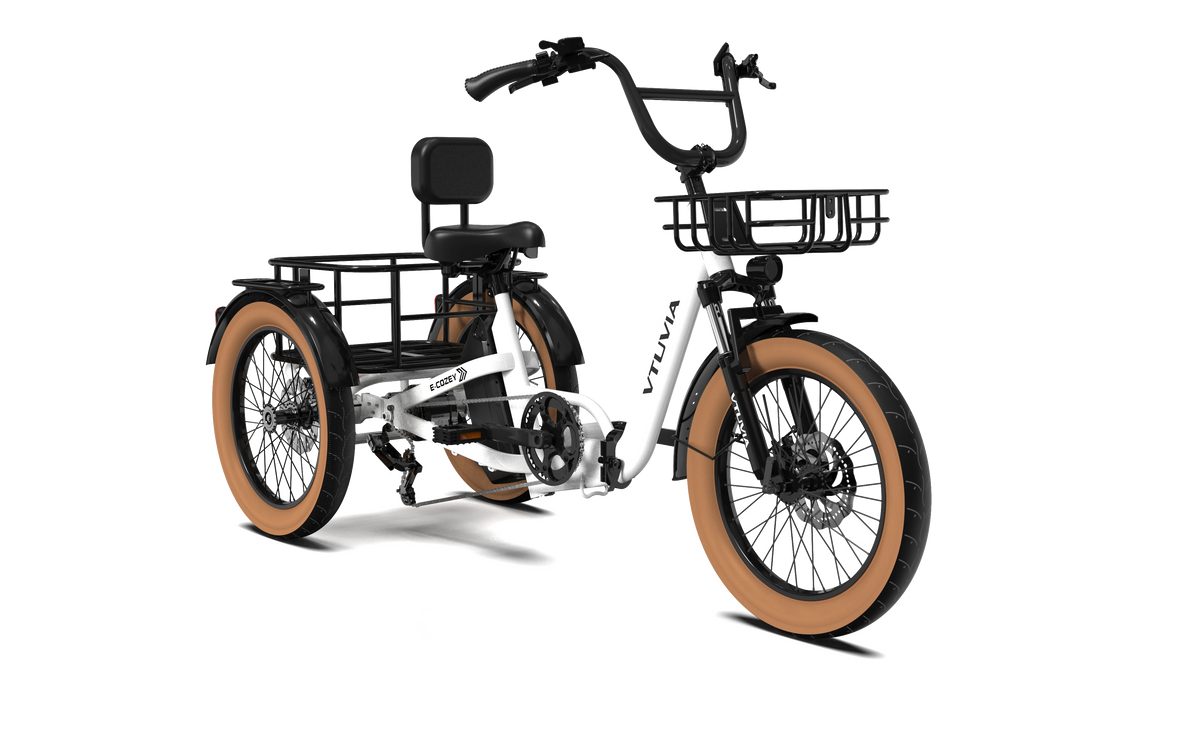 VTUVIA E-COZY electric trike in pearl white, front three-quarter view